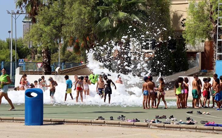 Más de 1.700 niños y adolescentes disfrutan de los programas educativos, deportivos y de ocio municipales durante el verano 